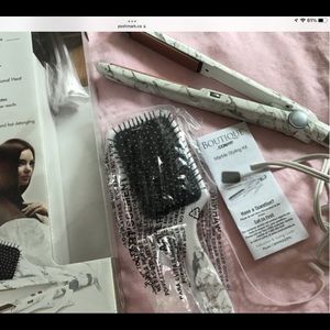 New CONAIR hair straightener